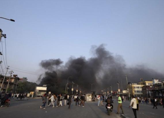 काठमाडौमा हिंसात्मक बन्यो राजावादी प्रदर्शन, आगजनी, तोडफोड र लुटपाट, दंगा क्षेत्रमा कर्फ्यु